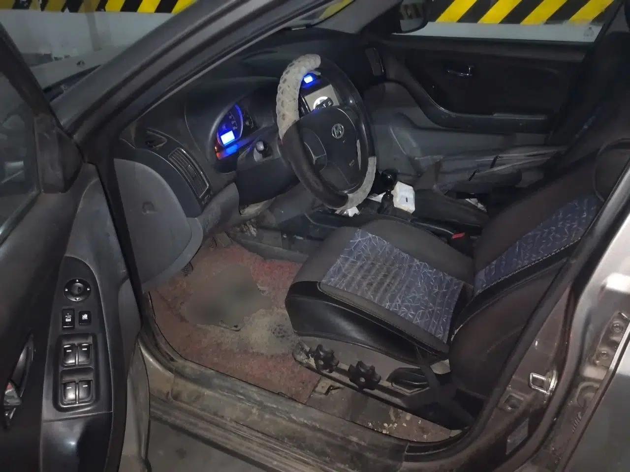 Hyundai Celesta 2011 1.6L Manual Luxury Model — миниатюра 16