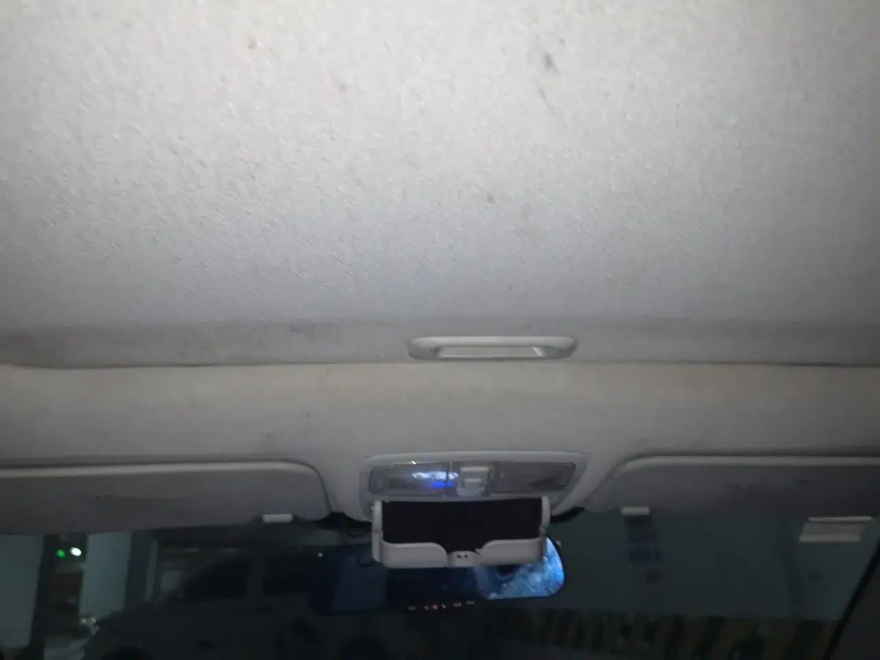 Hyundai Celesta 2011 1.6L Manual Luxury Model — миниатюра 18