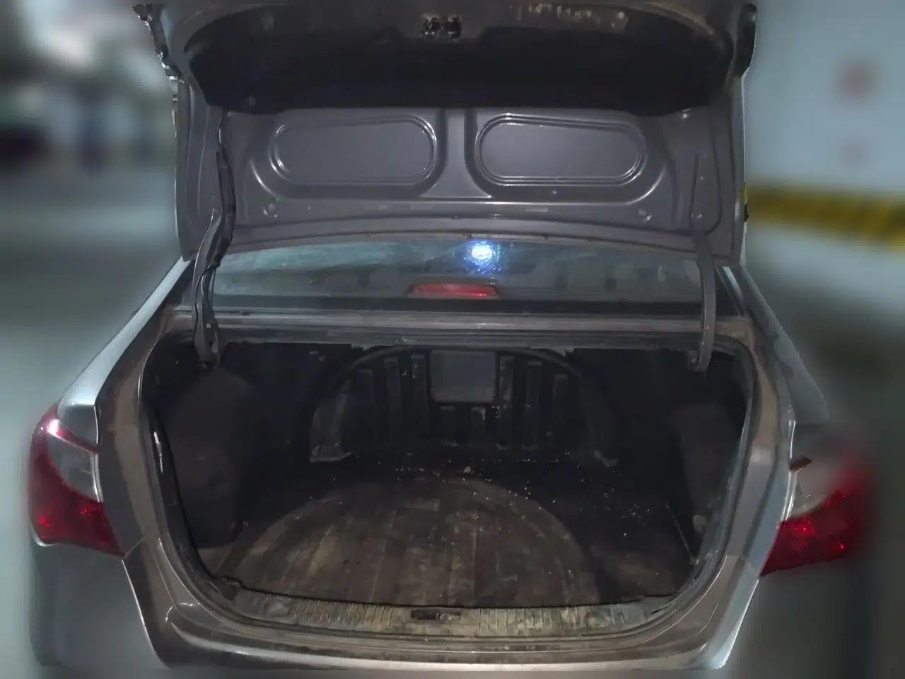Hyundai Celesta 2011 1.6L Manual Luxury Model — миниатюра 19
