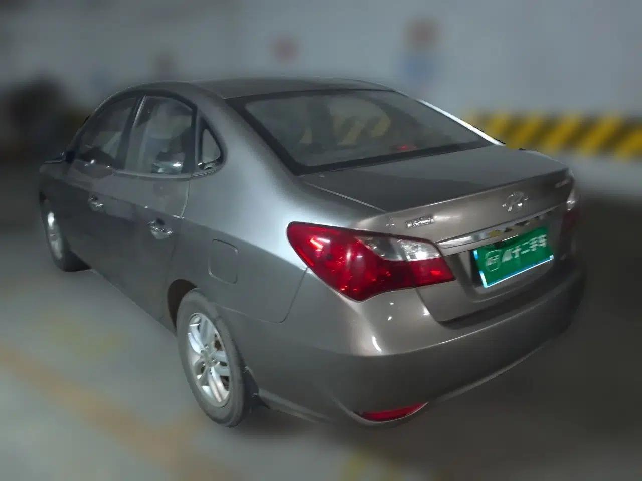 Hyundai Celesta 2011 1.6L Manual Luxury Model — миниатюра 4