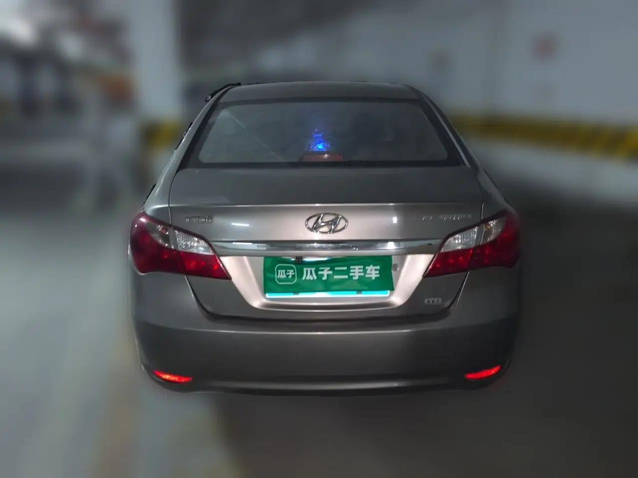Hyundai Celesta 2011 1.6L Manual Luxury Model — миниатюра 5