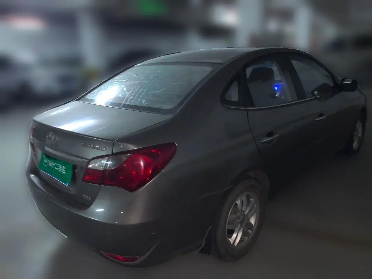 Hyundai Celesta 2011 1.6L Manual Luxury Model — миниатюра 6