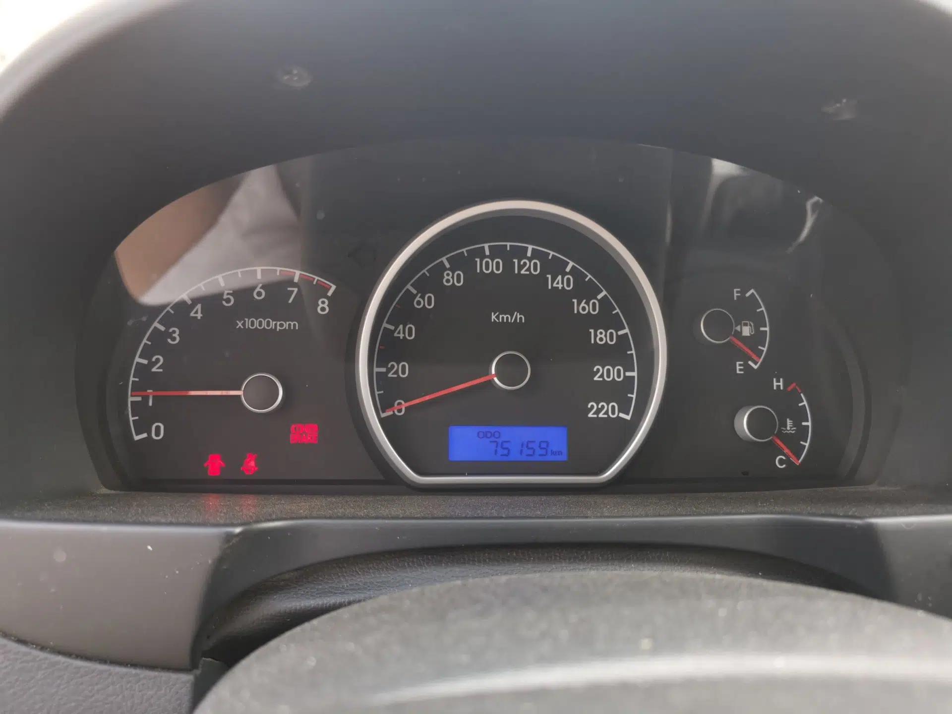 Hyundai Celesta 2016 1.6L Manual Joy Edition — миниатюра 11