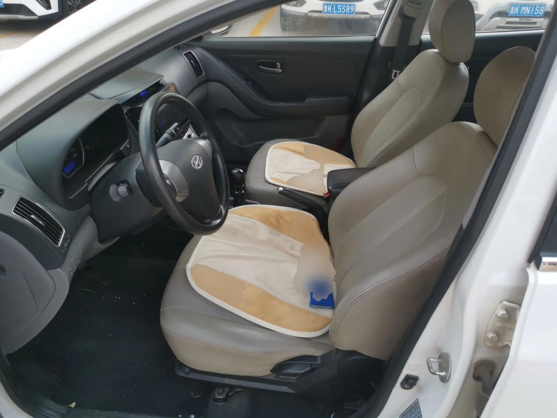 Hyundai Celesta 2016 1.6L Manual Joy Edition — миниатюра 16