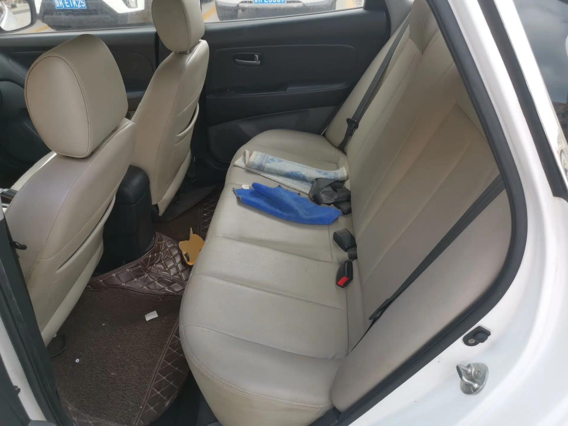 Hyundai Celesta 2016 1.6L Manual Joy Edition — миниатюра 17