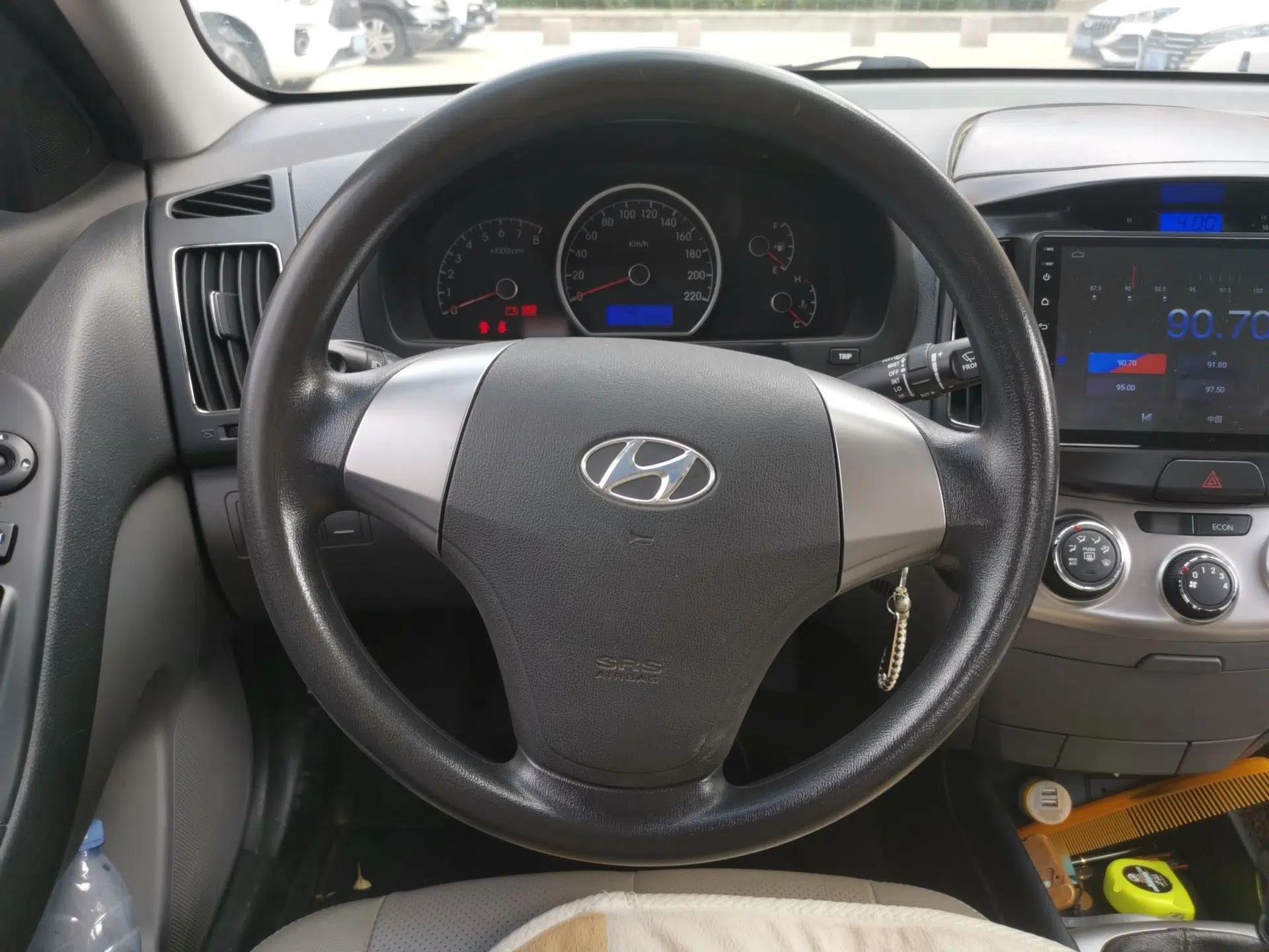 Hyundai Celesta 2016 1.6L Manual Joy Edition — миниатюра 10