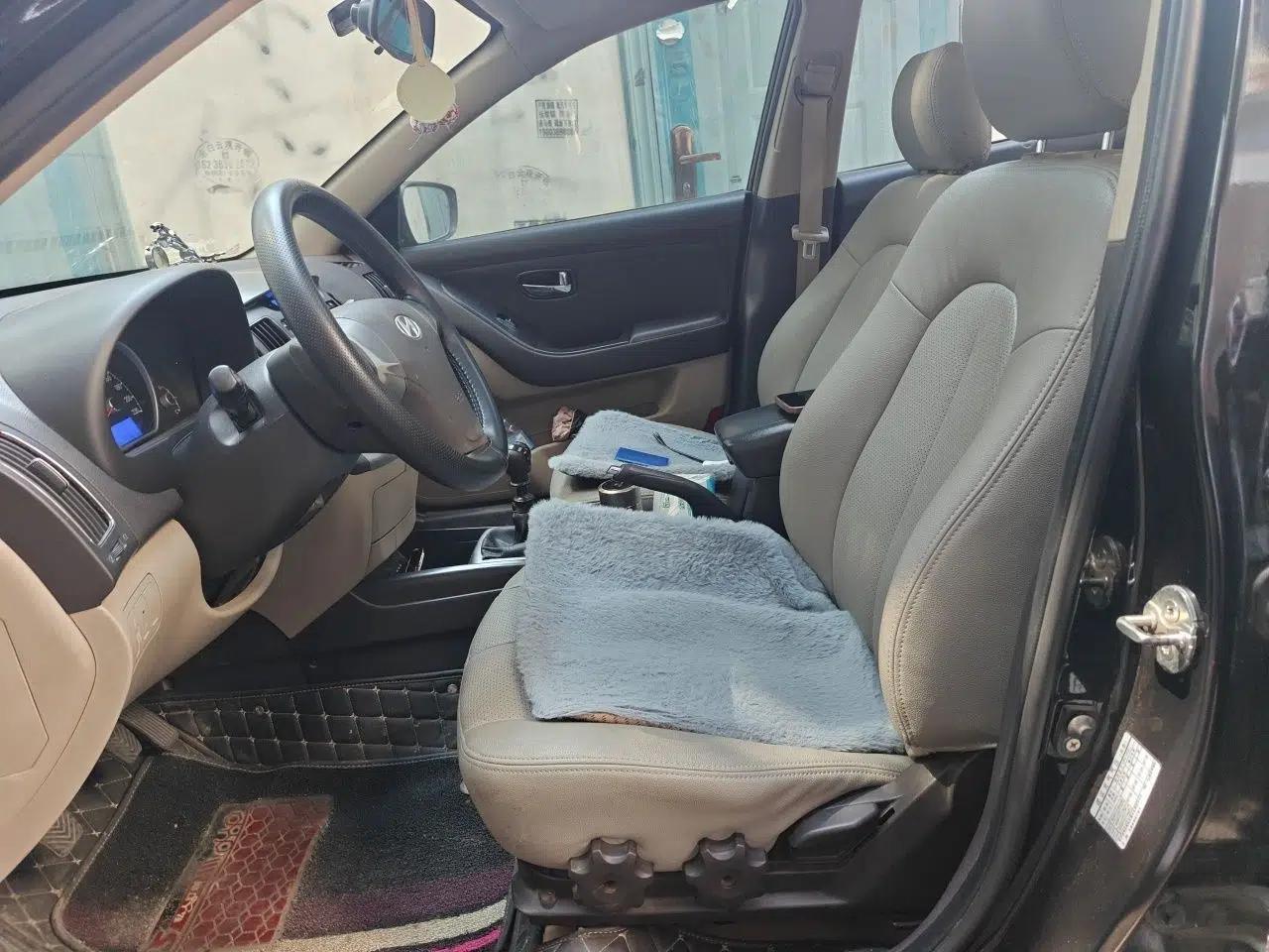 Hyundai Celesta 2011 1.6L Manual Luxury Model — миниатюра 15