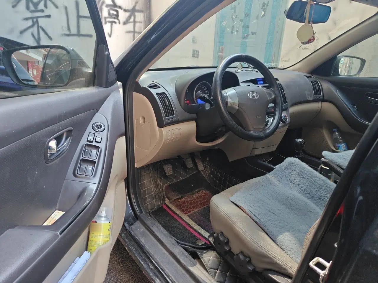Hyundai Celesta 2011 1.6L Manual Luxury Model — миниатюра 16
