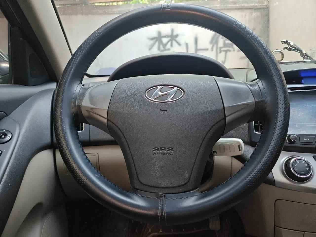 Hyundai Celesta 2011 1.6L Manual Luxury Model — миниатюра 10