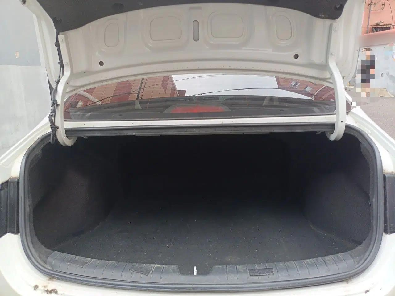 Hyundai Celesta 2018 1.6L Automatic GL Enjoyment Version China V Standard — миниатюра 19