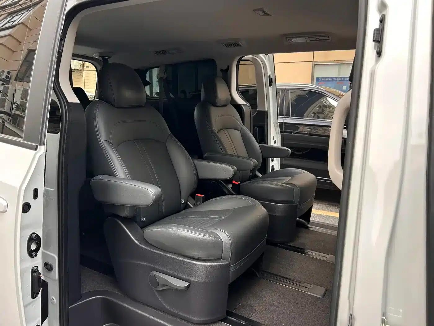 Maxus G10 2021 2.0T Automatic Elite Edition Gasoline 7-Seater — миниатюра 11