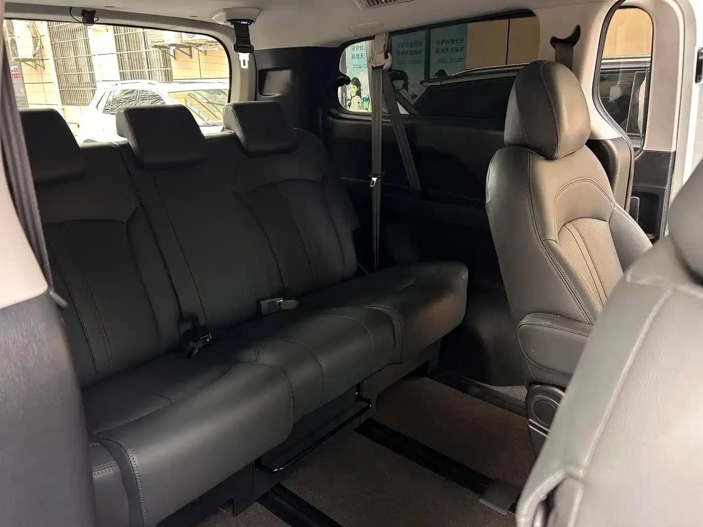 Maxus G10 2021 2.0T Automatic Elite Edition Gasoline 7-Seater — миниатюра 12