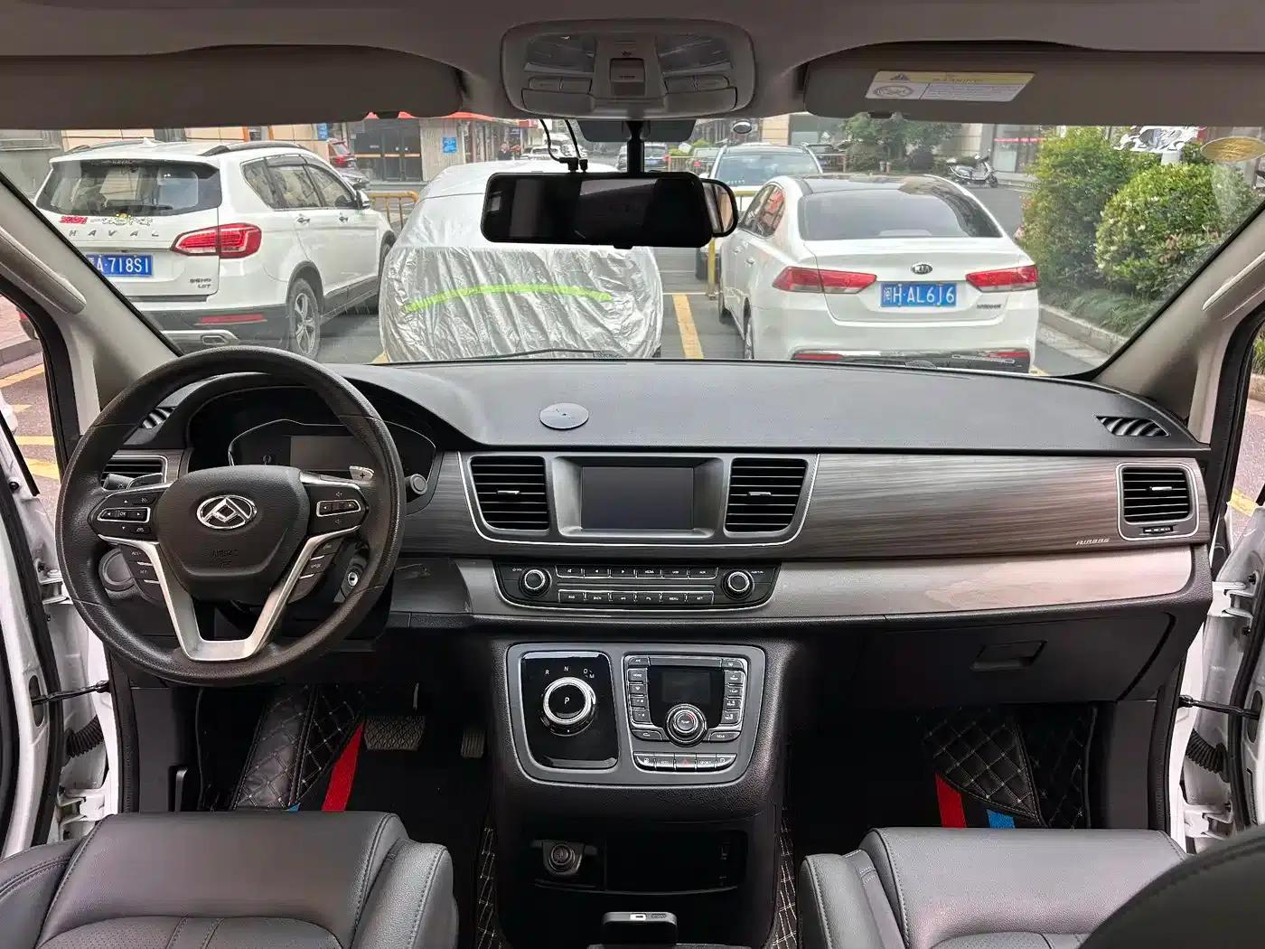 Maxus G10 2021 2.0T Automatic Elite Edition Gasoline 7-Seater — миниатюра 13
