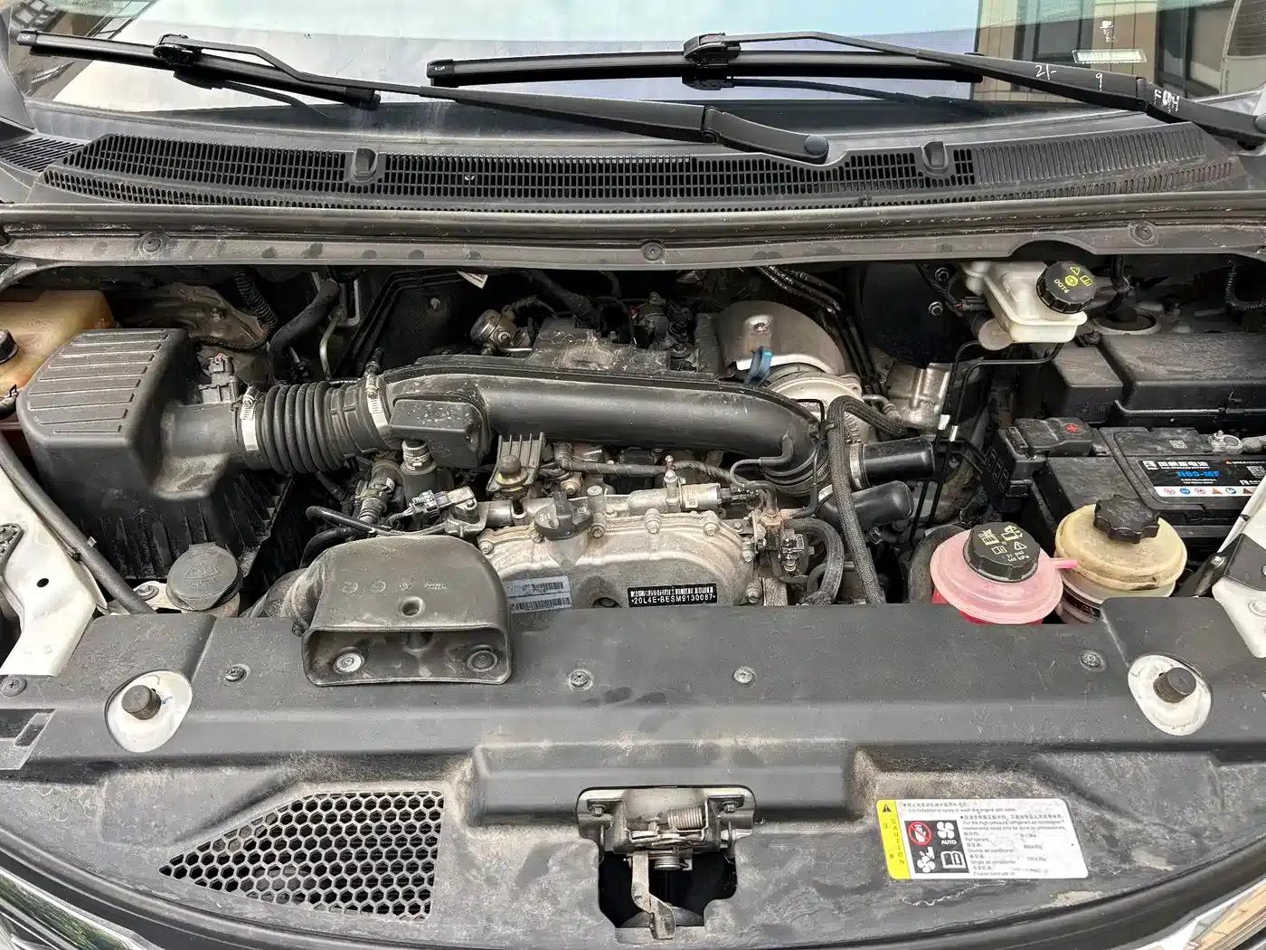 Maxus G10 2021 2.0T Automatic Elite Edition Gasoline 7-Seater — миниатюра 17