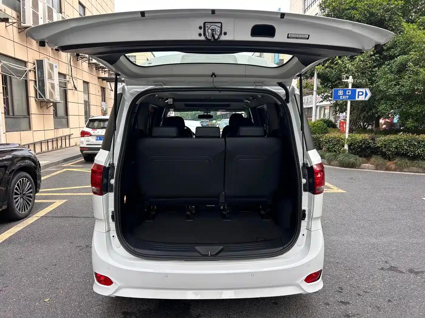 Maxus G10 2021 2.0T Automatic Elite Edition Gasoline 7-Seater — миниатюра 5