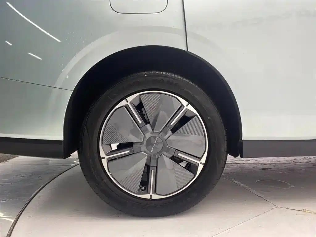 Everyone 7 2024 Facelift Super Hybrid Long Range Enjoy Edition — миниатюра 11