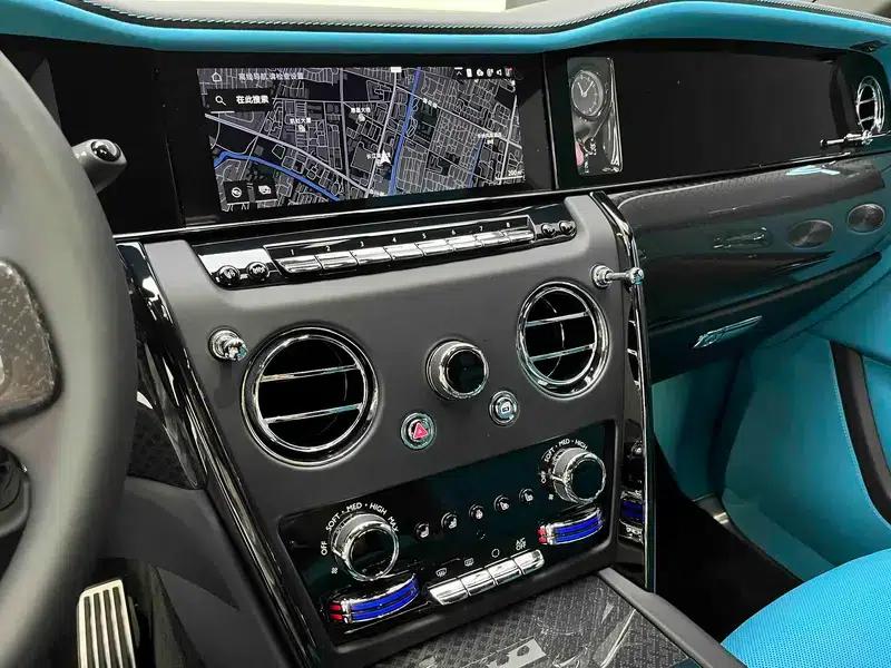 2026 Cullinan Black Badge — миниатюра 11