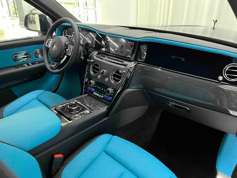 2026 Cullinan Black Badge — миниатюра 18