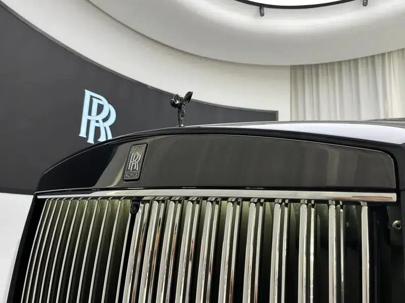 2026 Cullinan Black Badge — миниатюра 9