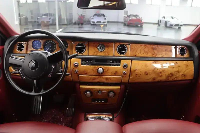 2006 Phantom 6.7L Extended Wheelbase (EWB) — миниатюра 19