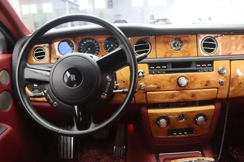 2006 Phantom 6.7L Extended Wheelbase (EWB) — миниатюра 21