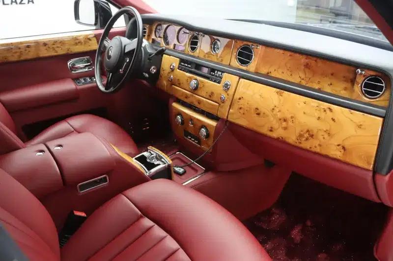 2006 Phantom 6.7L Extended Wheelbase (EWB) — миниатюра 24