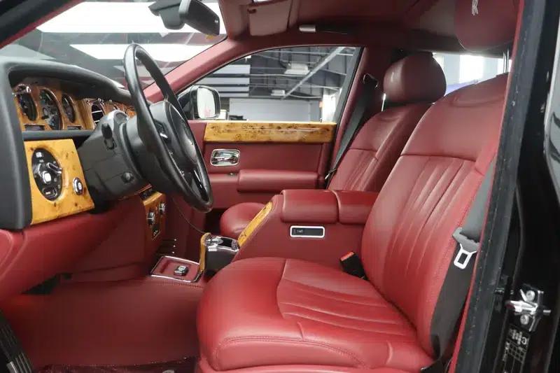 2006 Phantom 6.7L Extended Wheelbase (EWB) — миниатюра 26