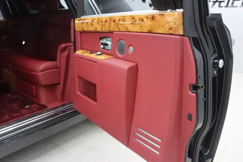 2006 Phantom 6.7L Extended Wheelbase (EWB) — миниатюра 28