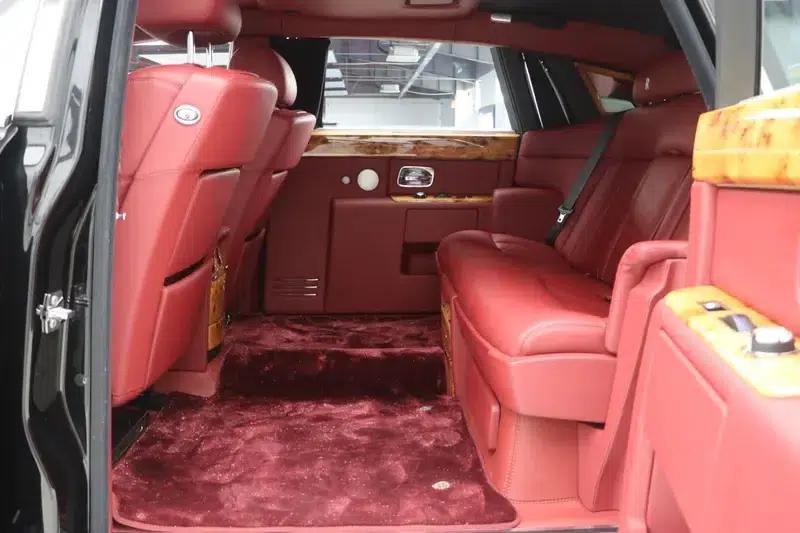 2006 Phantom 6.7L Extended Wheelbase (EWB) — миниатюра 30