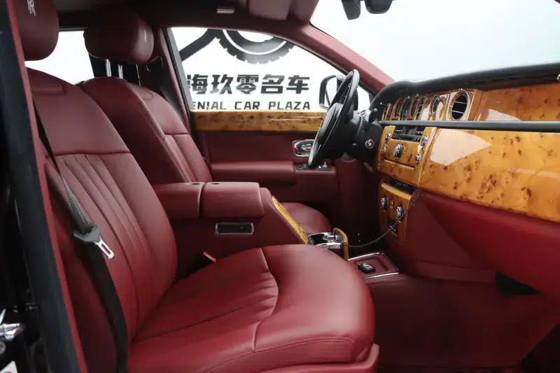 2006 Phantom 6.7L Extended Wheelbase (EWB) — миниатюра 32