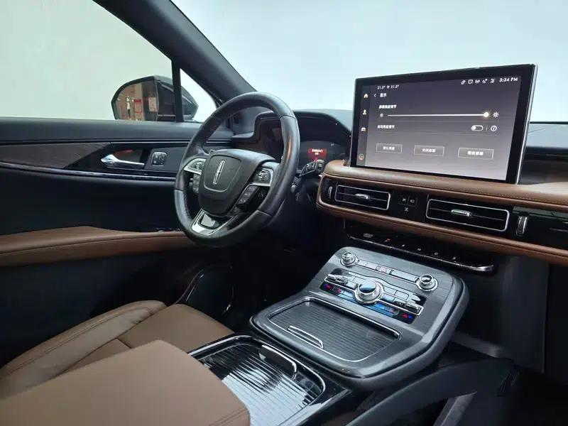 Navigator 2021 2.7T AWD Premium Edition — миниатюра 22