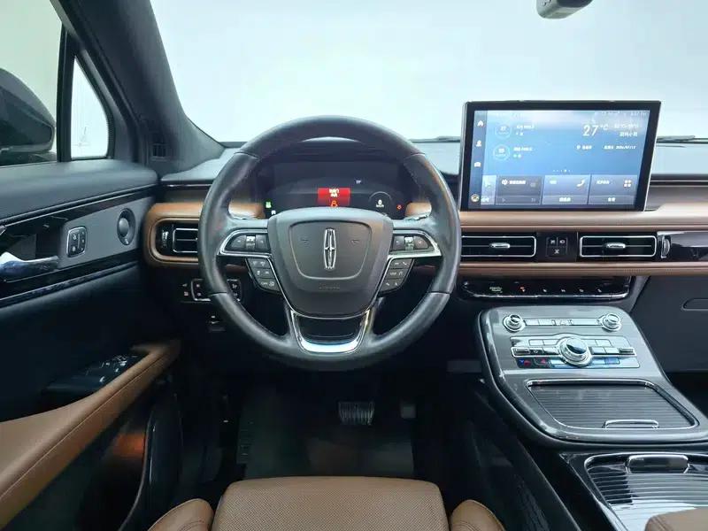 Navigator 2021 2.7T AWD Premium Edition — миниатюра 23