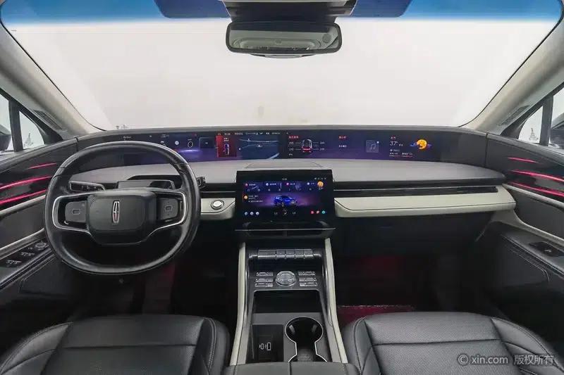 Navigator 2023 2.0T AWD Premium Edition — миниатюра 12