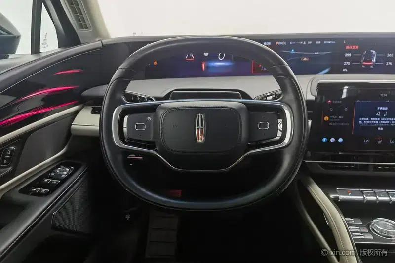 Navigator 2023 2.0T AWD Premium Edition — миниатюра 14