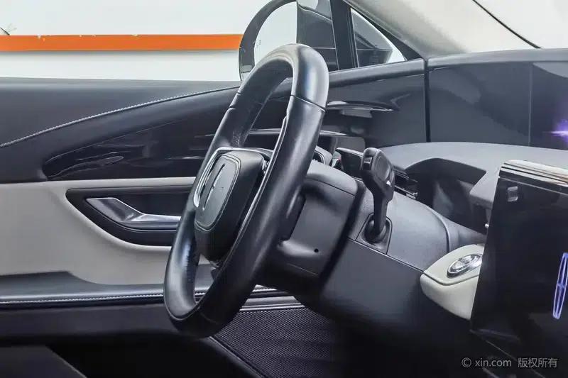 Navigator 2023 2.0T AWD Premium Edition — миниатюра 16