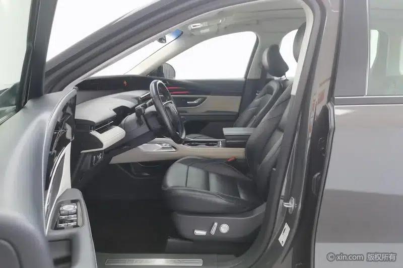Navigator 2023 2.0T AWD Premium Edition — миниатюра 17
