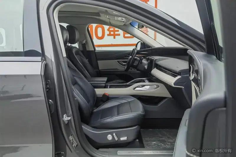 Navigator 2023 2.0T AWD Premium Edition — миниатюра 24