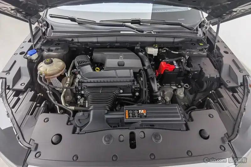 Navigator 2023 2.0T AWD Premium Edition — миниатюра 5