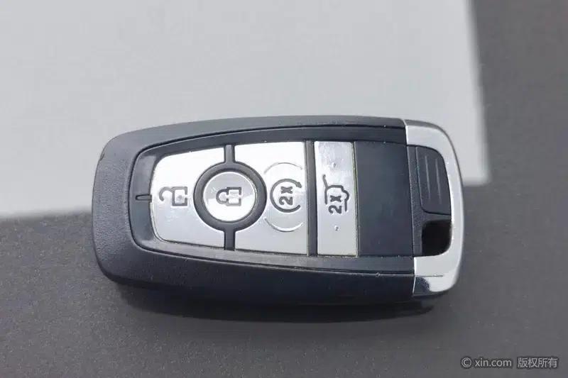 Navigator 2023 2.0T AWD Premium Edition — миниатюра 6
