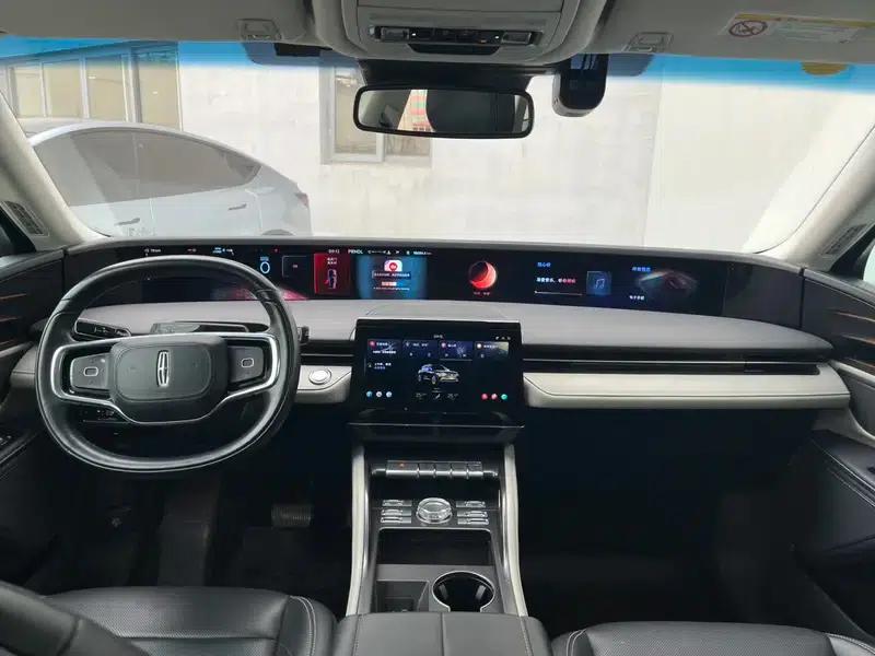 Navigator 2023 2.0T AWD Premium Edition — миниатюра 7
