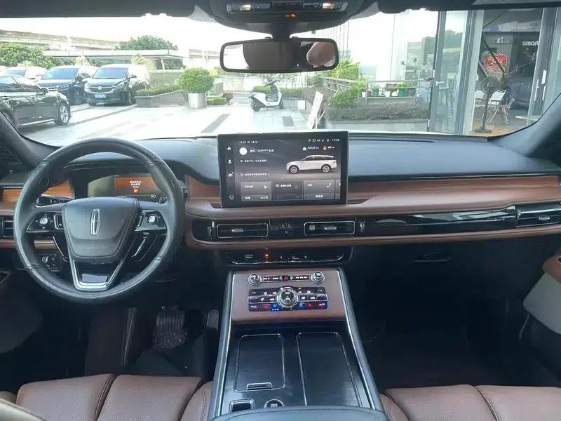 2020 Aviator 3.0T V6 AWD Executive Edition — миниатюра 6