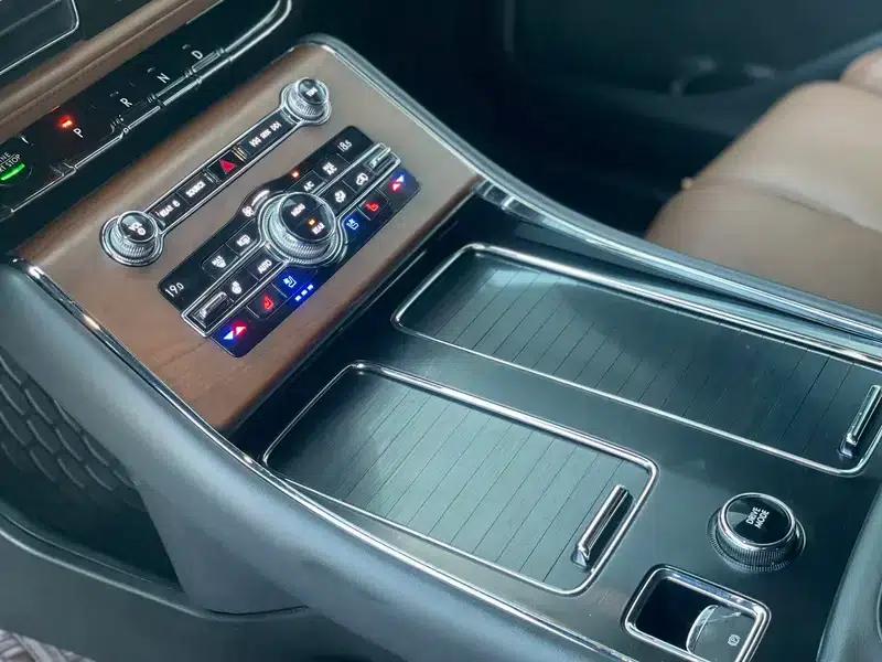 2020 Aviator 3.0T V6 AWD Executive Edition — миниатюра 9