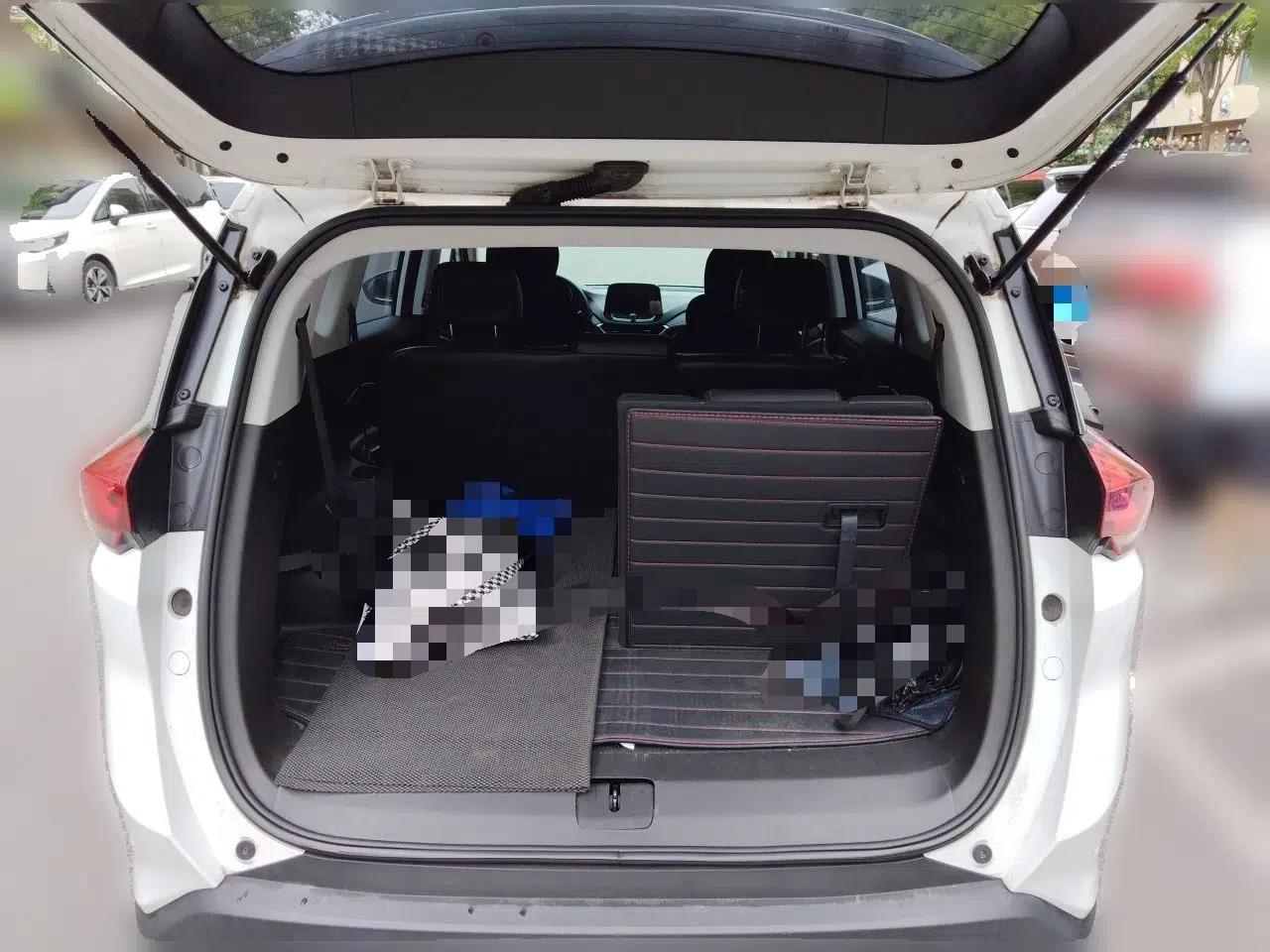 Chevrolet Orlando 2019 530T Automatic Mickey Custom Edition (5+2 Seats) – China VI Standard — миниатюра 16