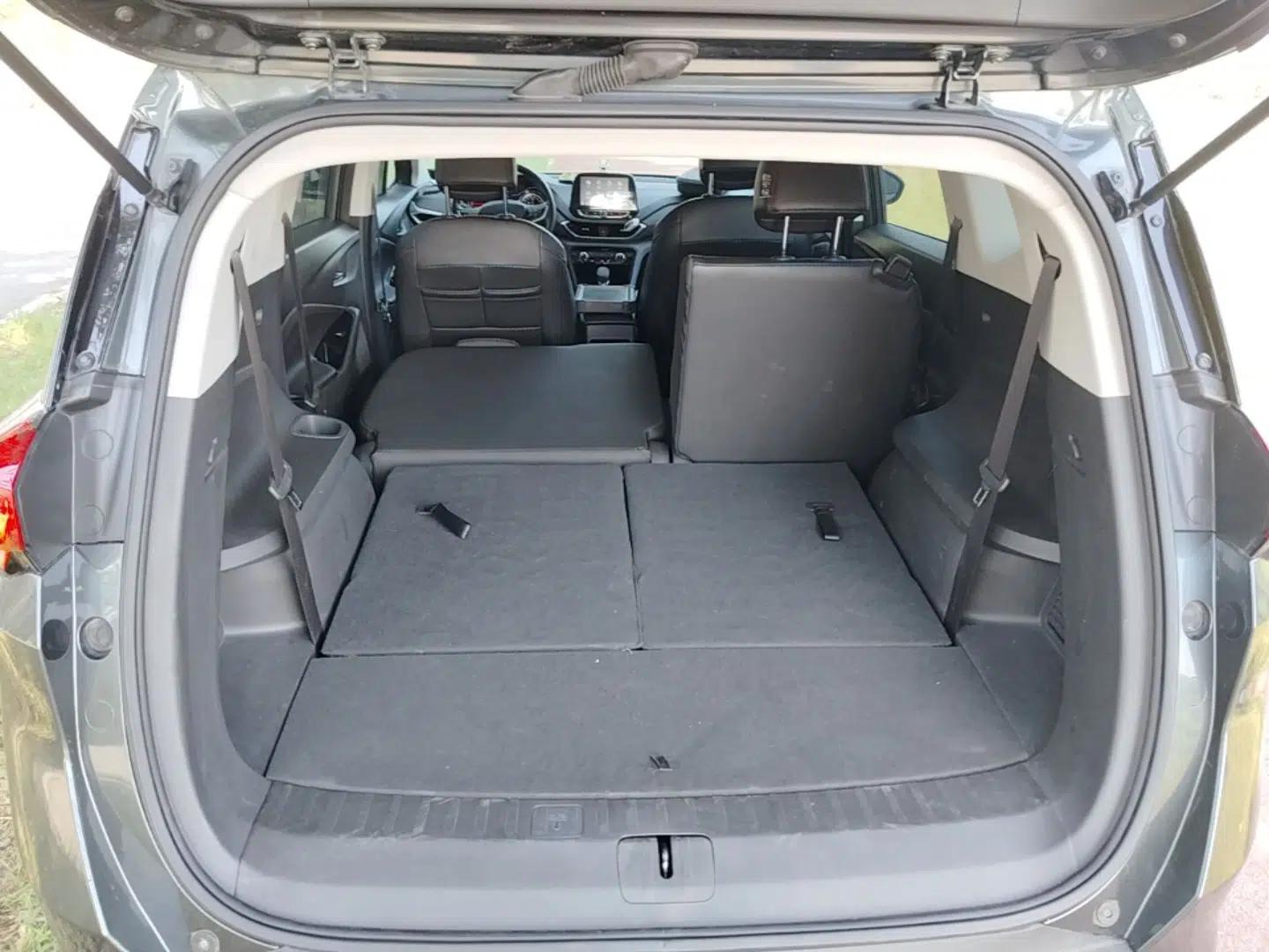 Chevrolet Orlando 2019 Redline 530T Automatic Enjoyment Version (5+2 Seating) China VI — миниатюра 27