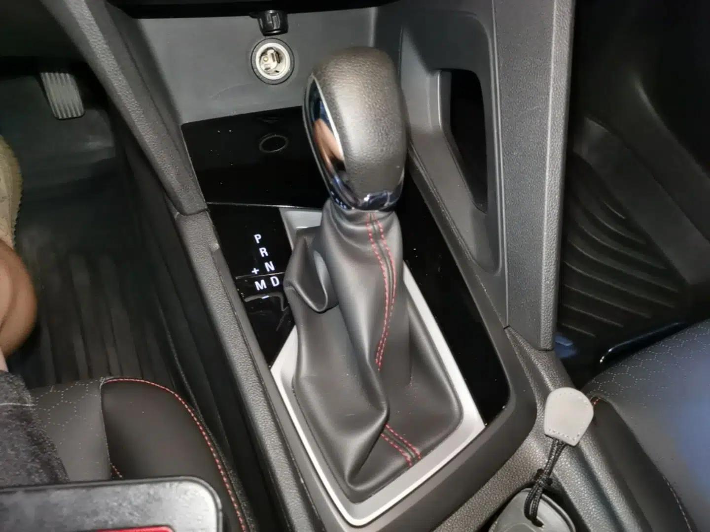 Chevrolet Orlando 2018 Redline 530T Automatic Zhaoxiang Edition (5+2 Seating) – China V Standard — миниатюра 21