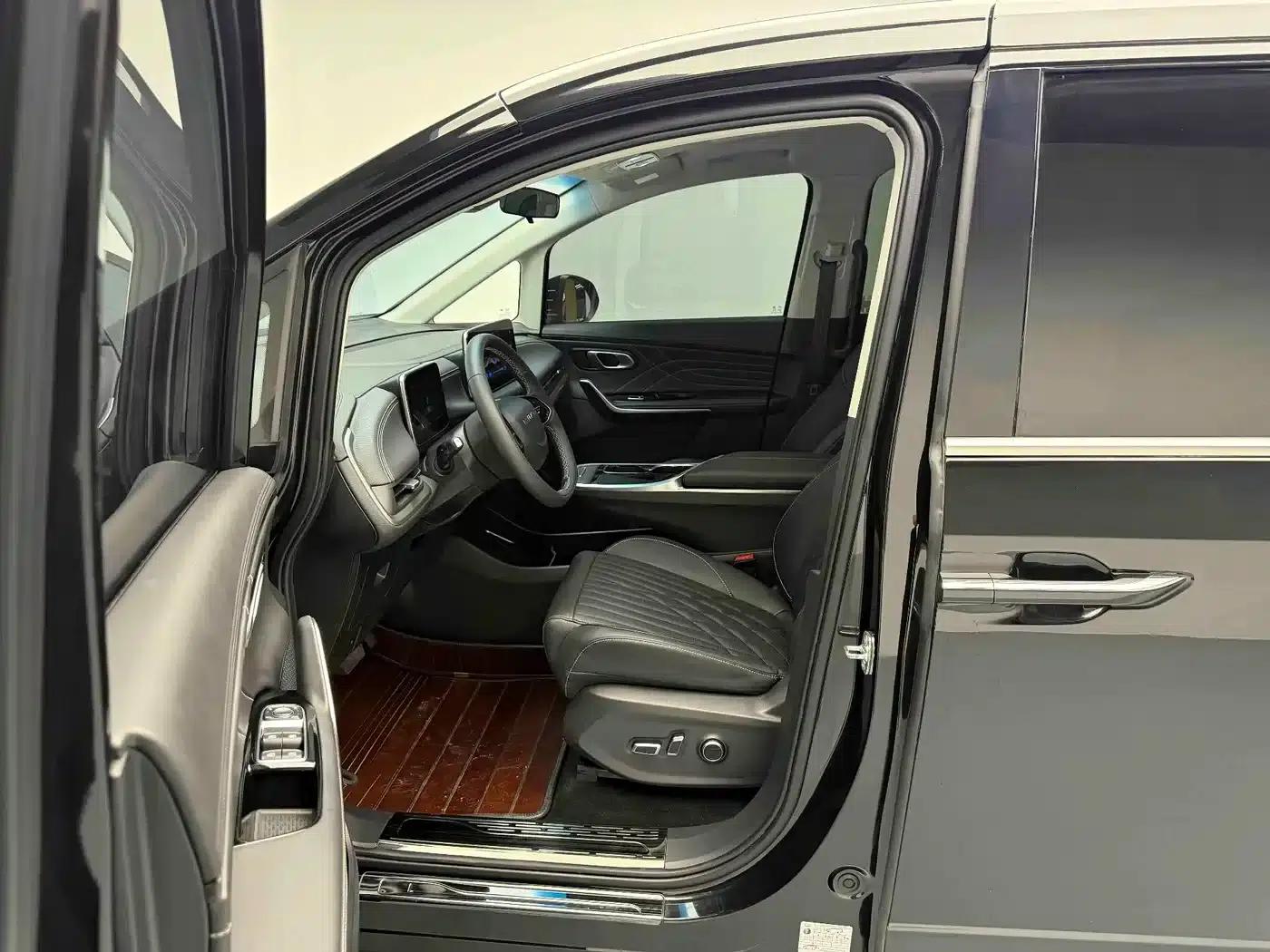 Maxus G90 2022 2.0T Nebula 7-seater Edition — миниатюра 11