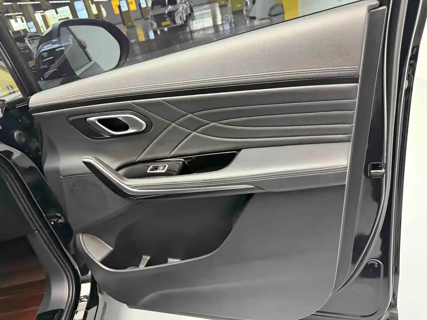 Maxus G90 2022 2.0T Nebula 7-seater Edition — миниатюра 20