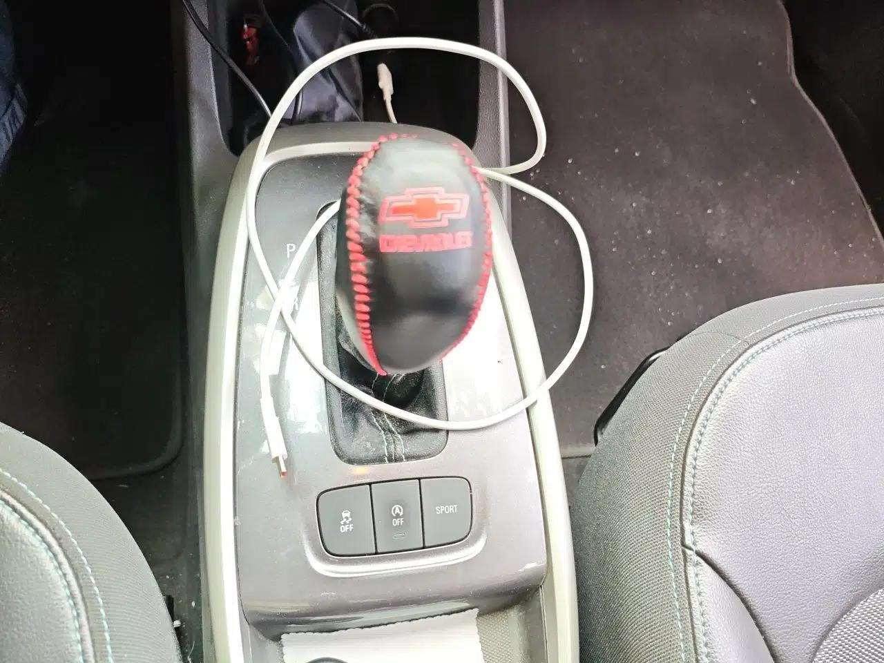 Chevrolet Lova RV 2016 1.5L Automatic Smart Drive Edition — миниатюра 11
