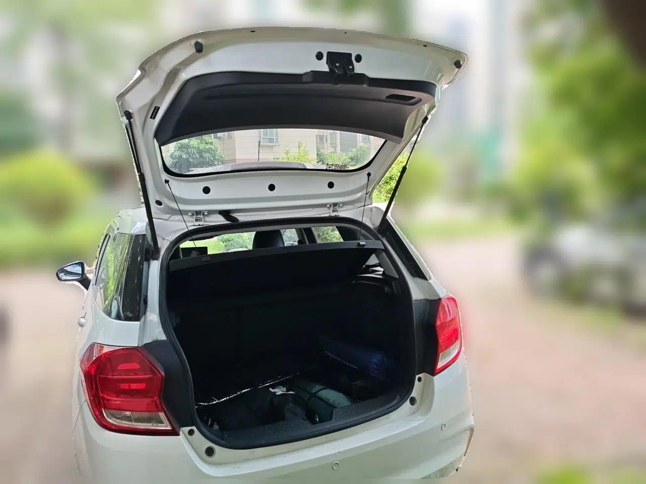 Chevrolet Lova RV 2016 1.5L Automatic Smart Drive Edition — миниатюра 16
