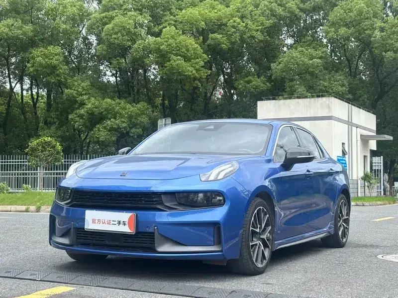 Lynk & Co 03 2019 1.5TD DCT Pro Edition — миниатюра 1